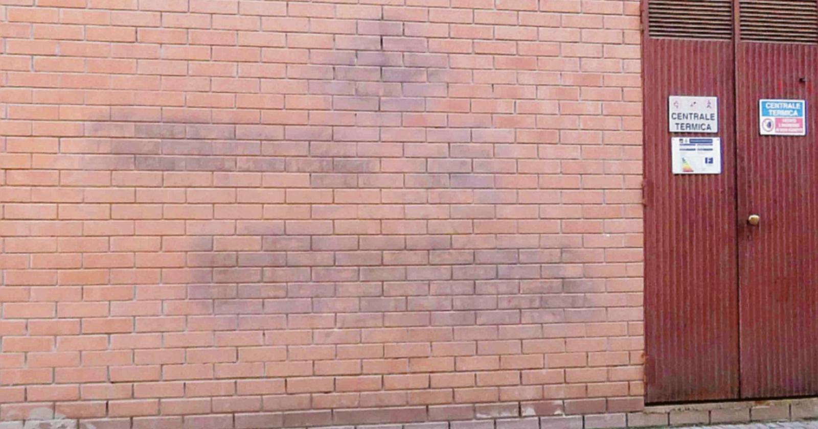 Scritte fasciste sui muri, “E’ un chiaro attacco politico”