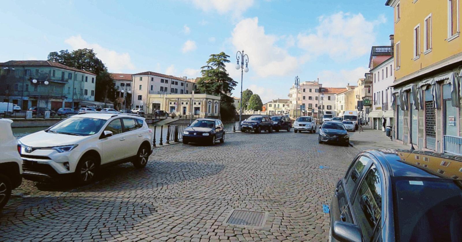 “Uno schiaffo ai commercianti”