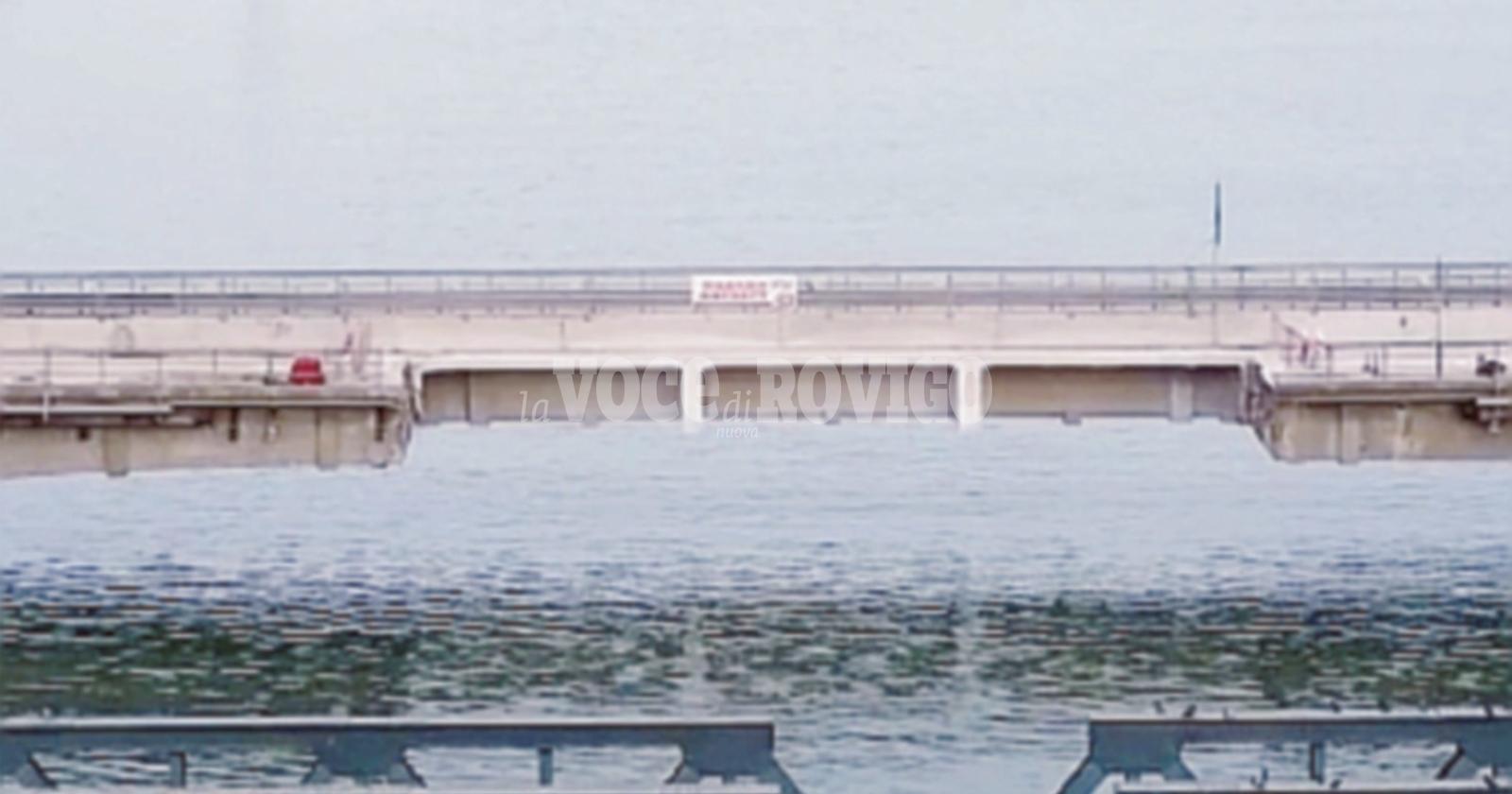 Ponte sul Brenta, passa col rosso e rischia grosso