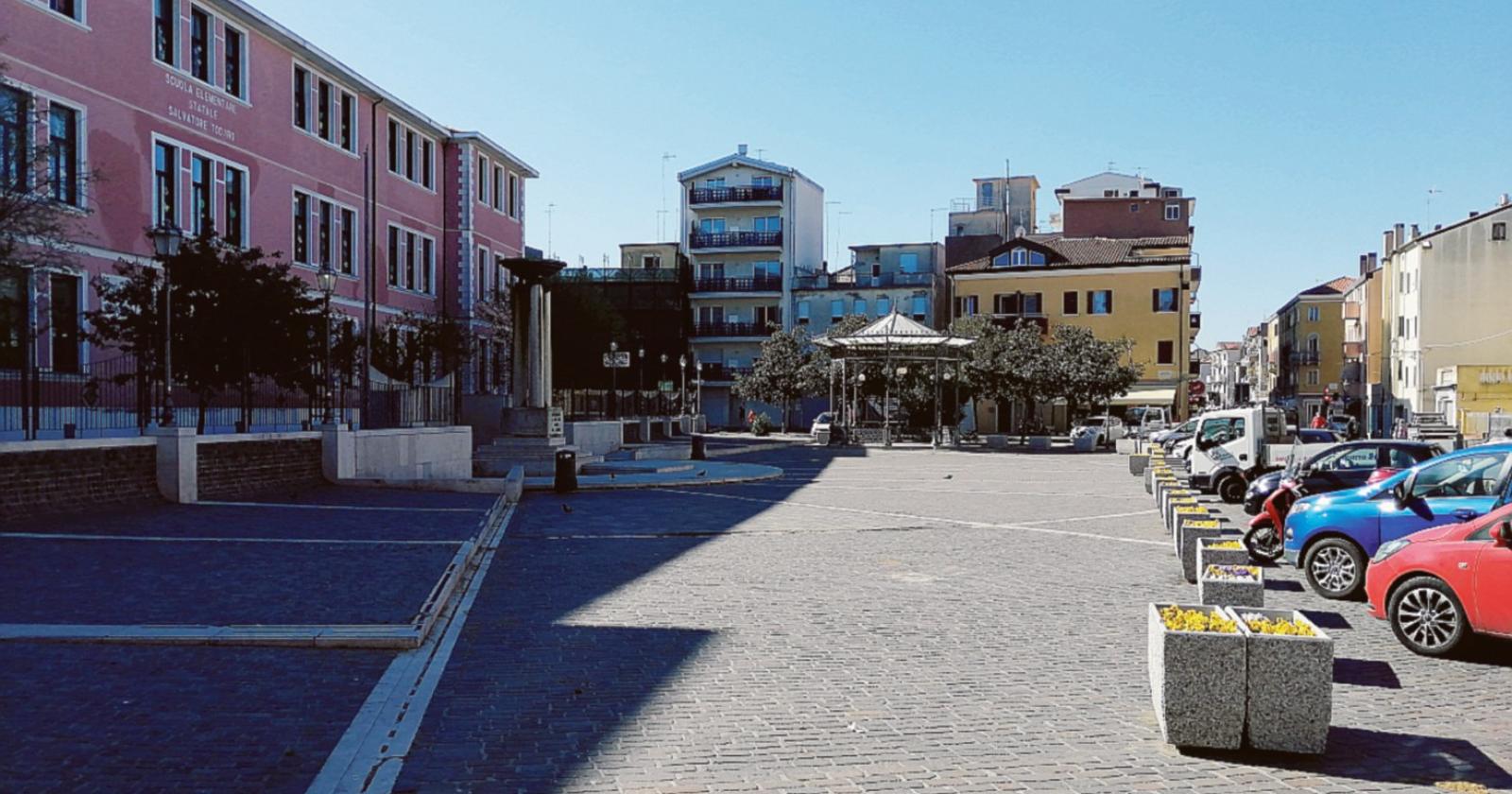 Piazza Todaro, il dibattito si infiamma