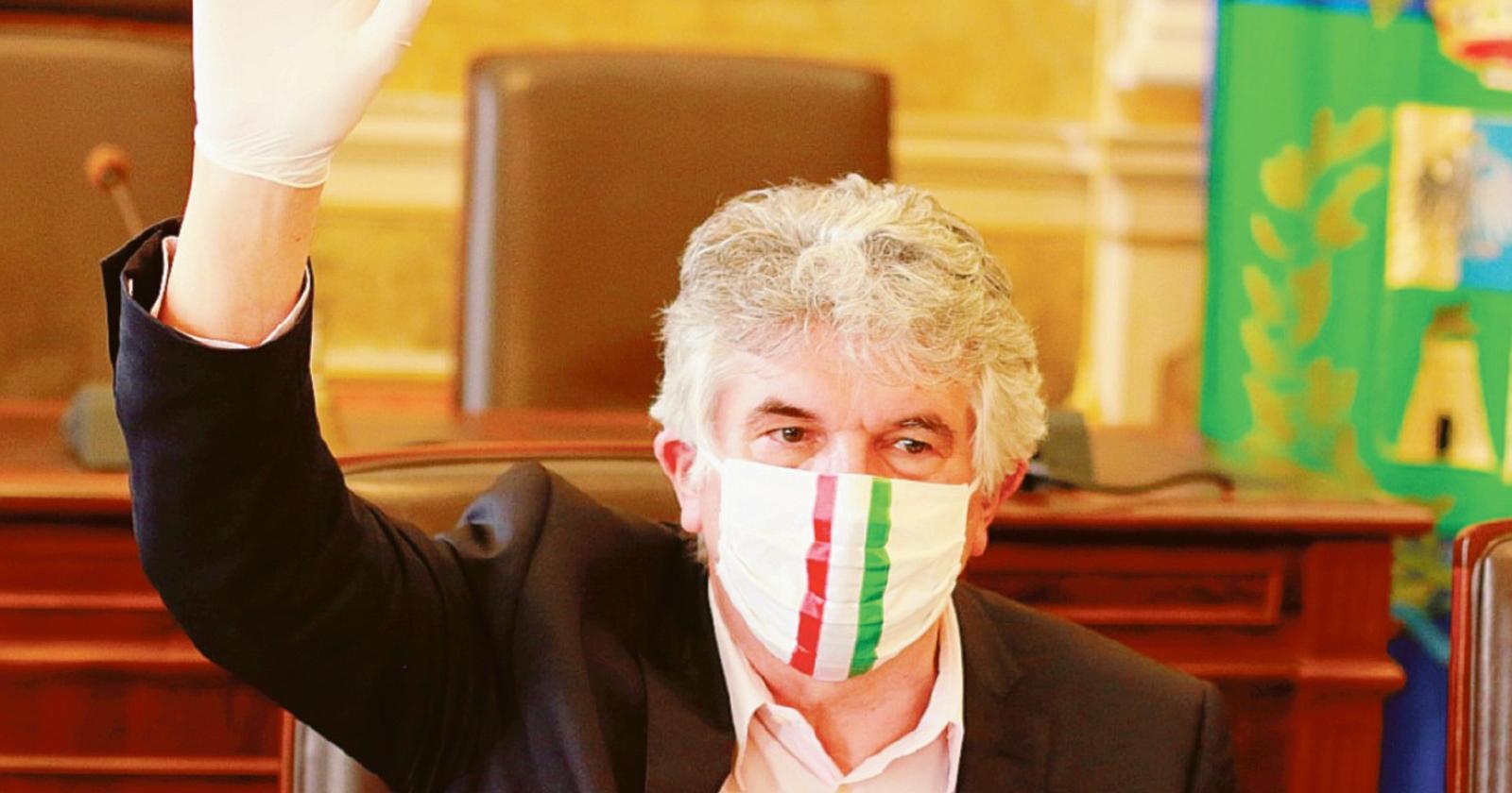 Provincia contro il tribunale diffuso
