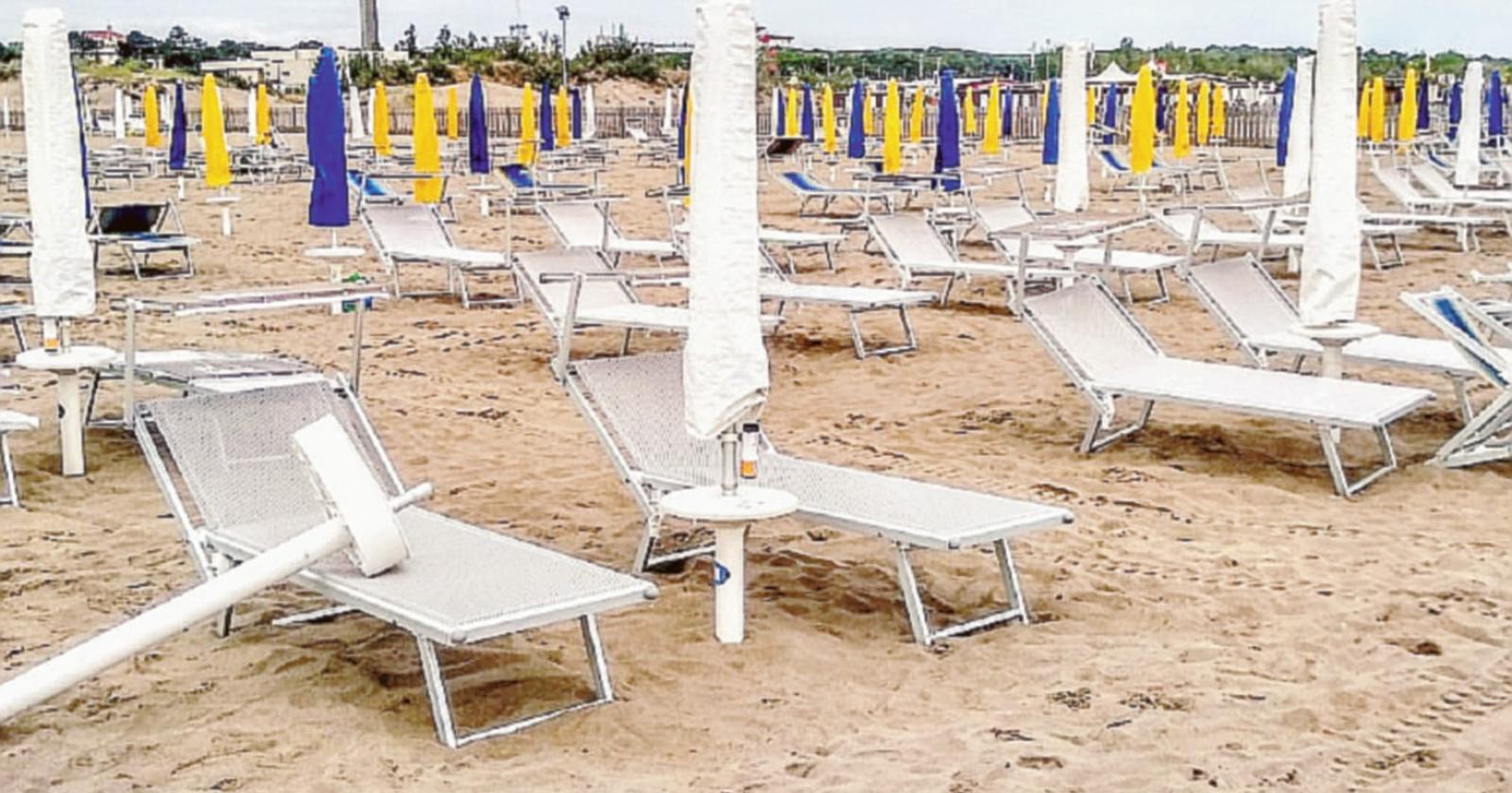 La spiaggia si fa più... stretta