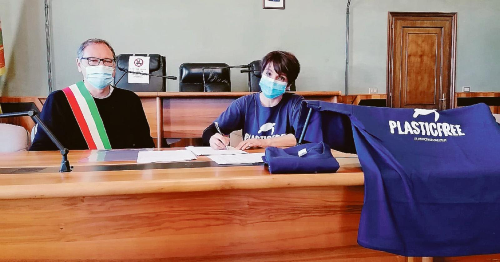 Prima la firma, poi tutti a pulire la città