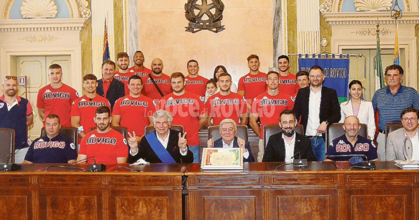 “Siete eroi, il nostro l’orgoglio”.