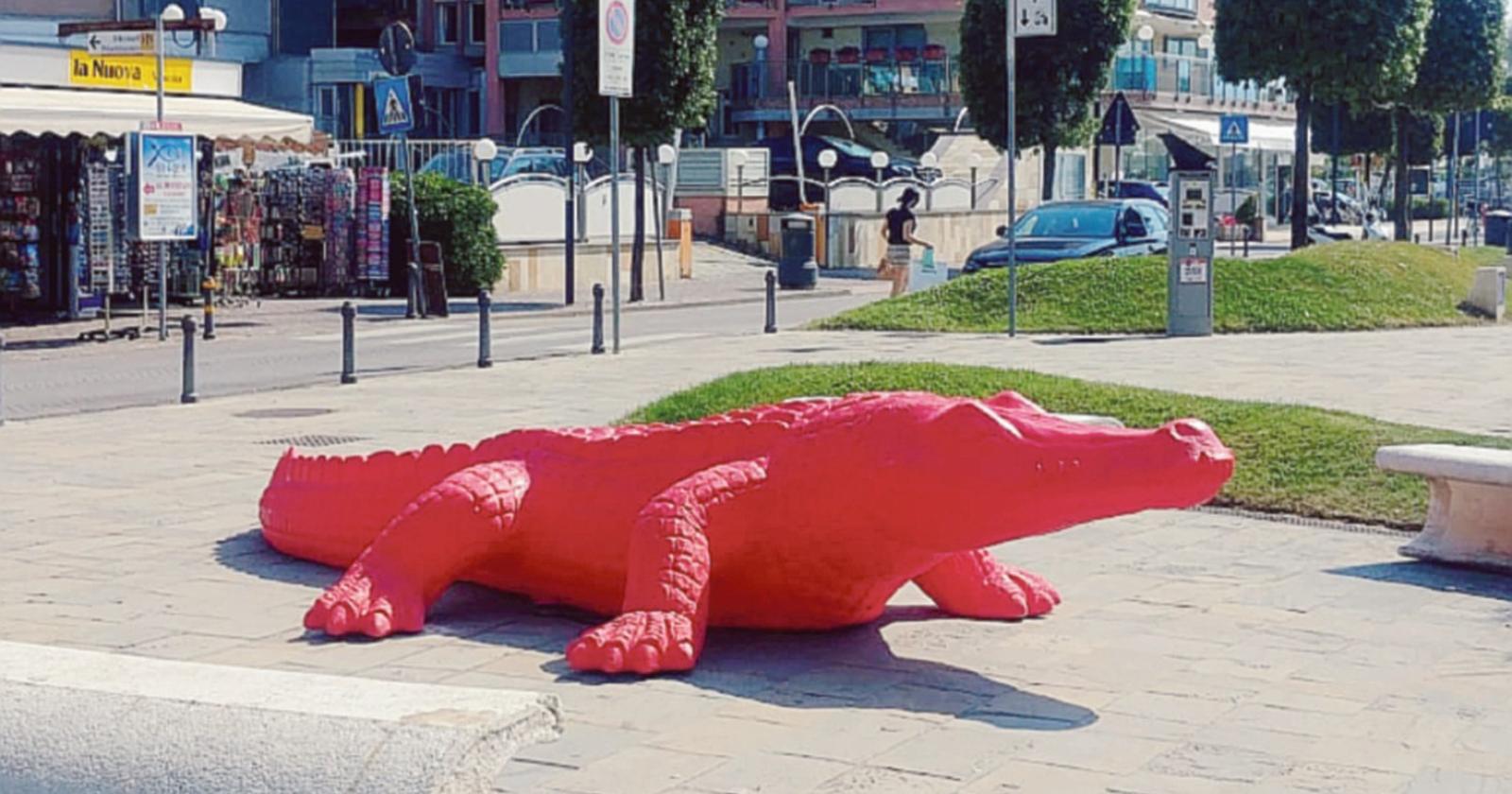 Coccodrillo a spasso in città