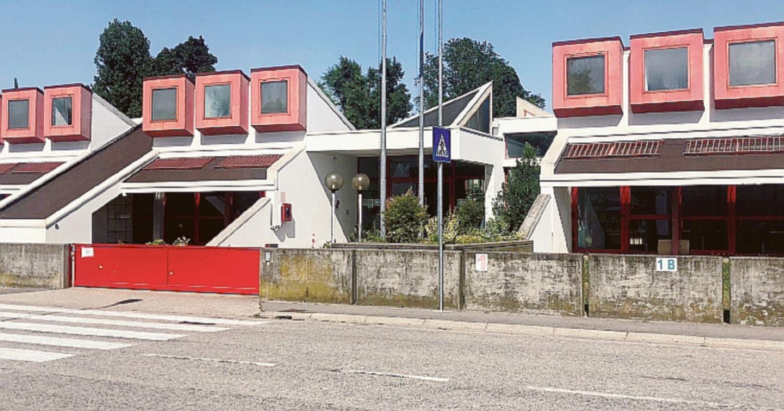 Raid alle scuole e alla casetta