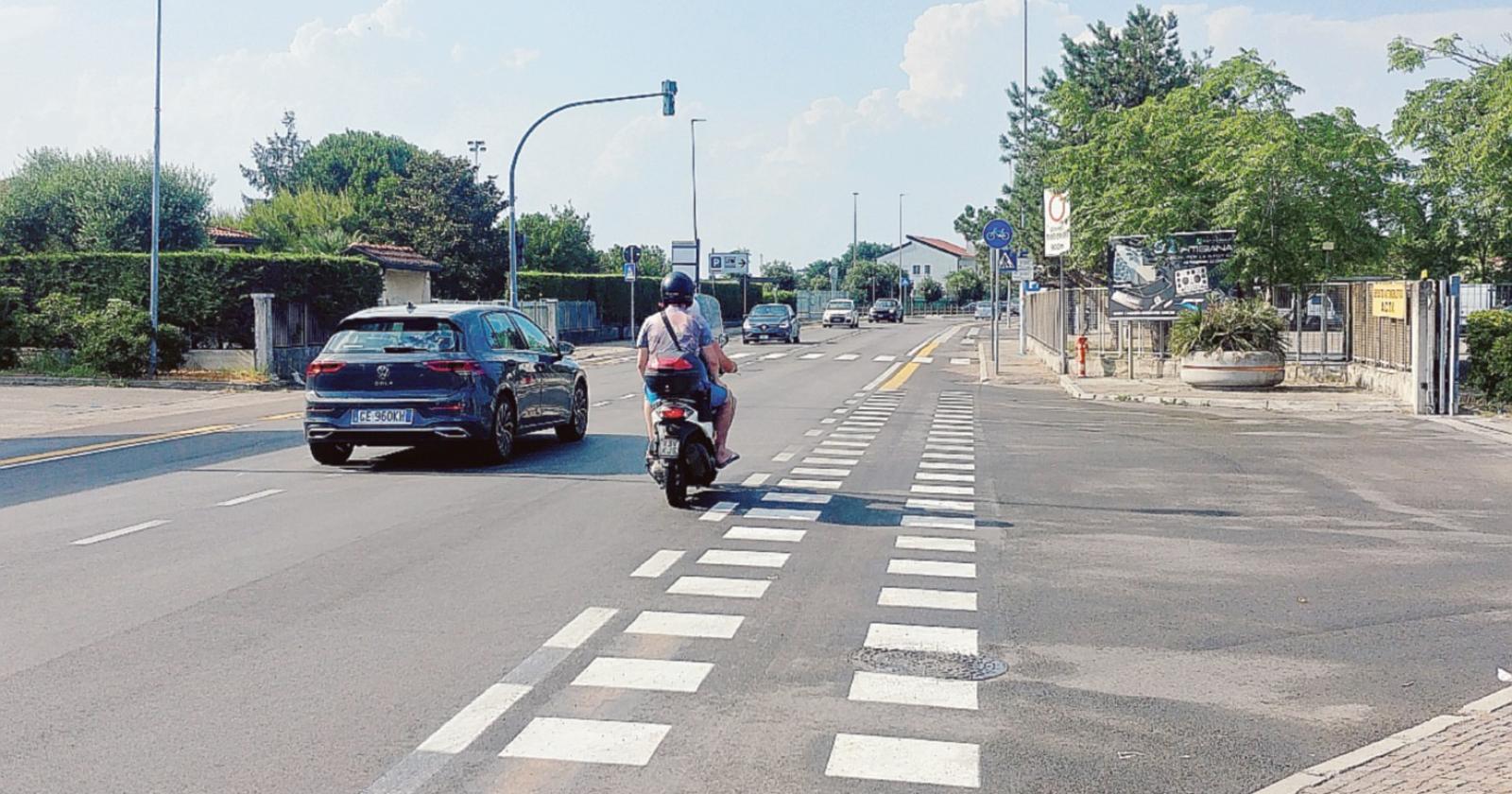 Scooter contro pedone, arriva elisoccorso