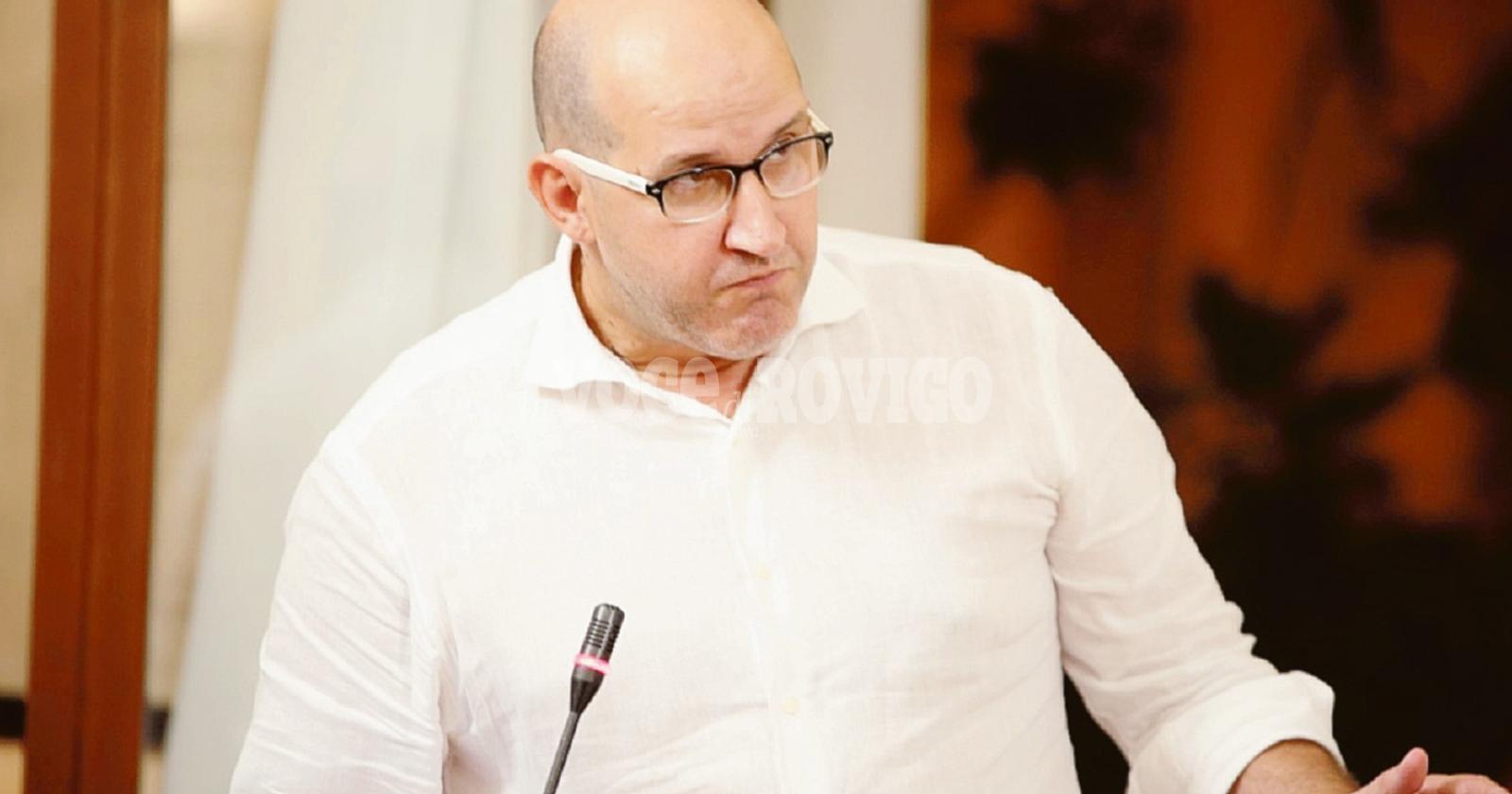 Cavallari: “Consiglio comunale trasformato in farsa”