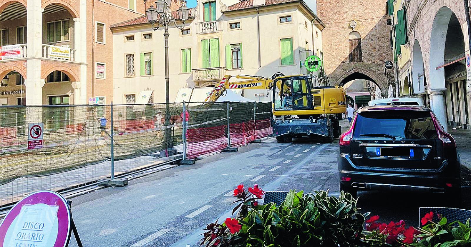 Piazza Risorgimento, il grande cantiere sul liston avanza