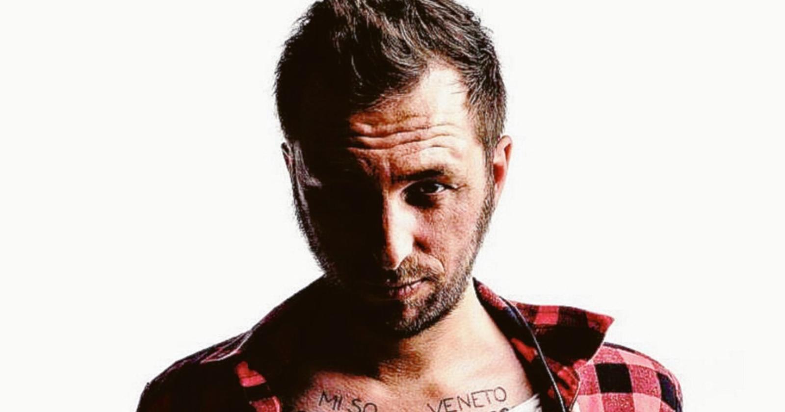 “Chi non compra il libro è un bauco”