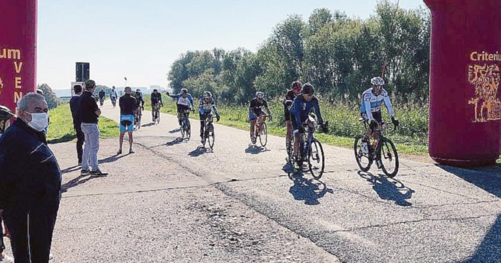 In bici per ricordare Elisa