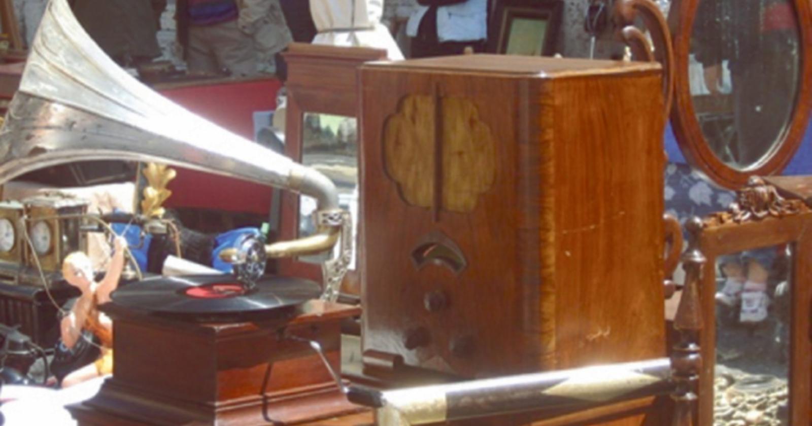 Antiquariato, domenica c’è il mercatino