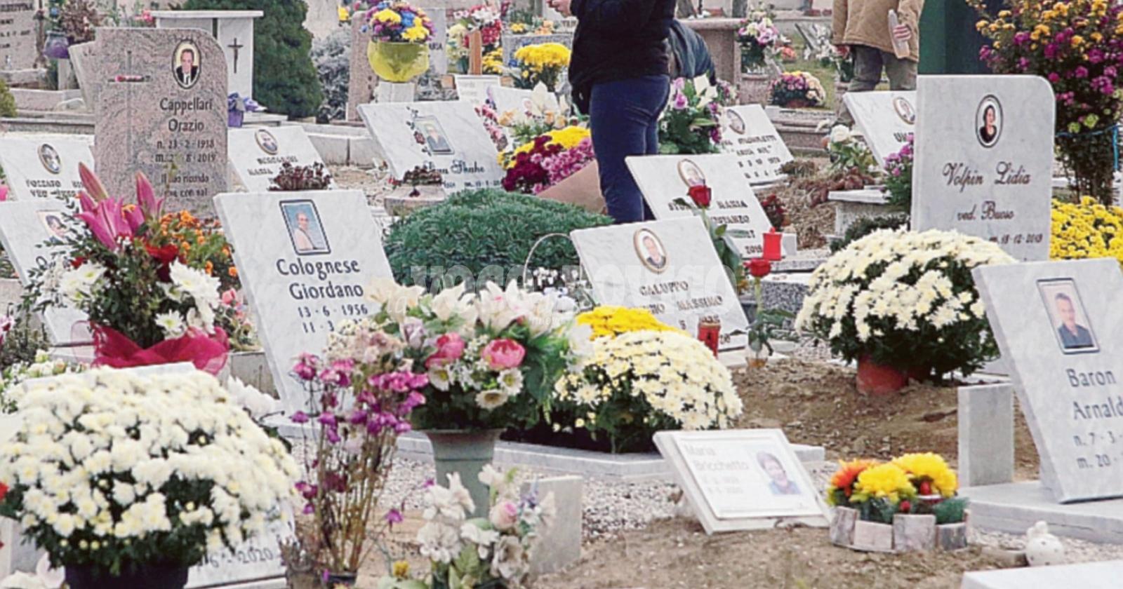 Un fiore per i nostri defunti