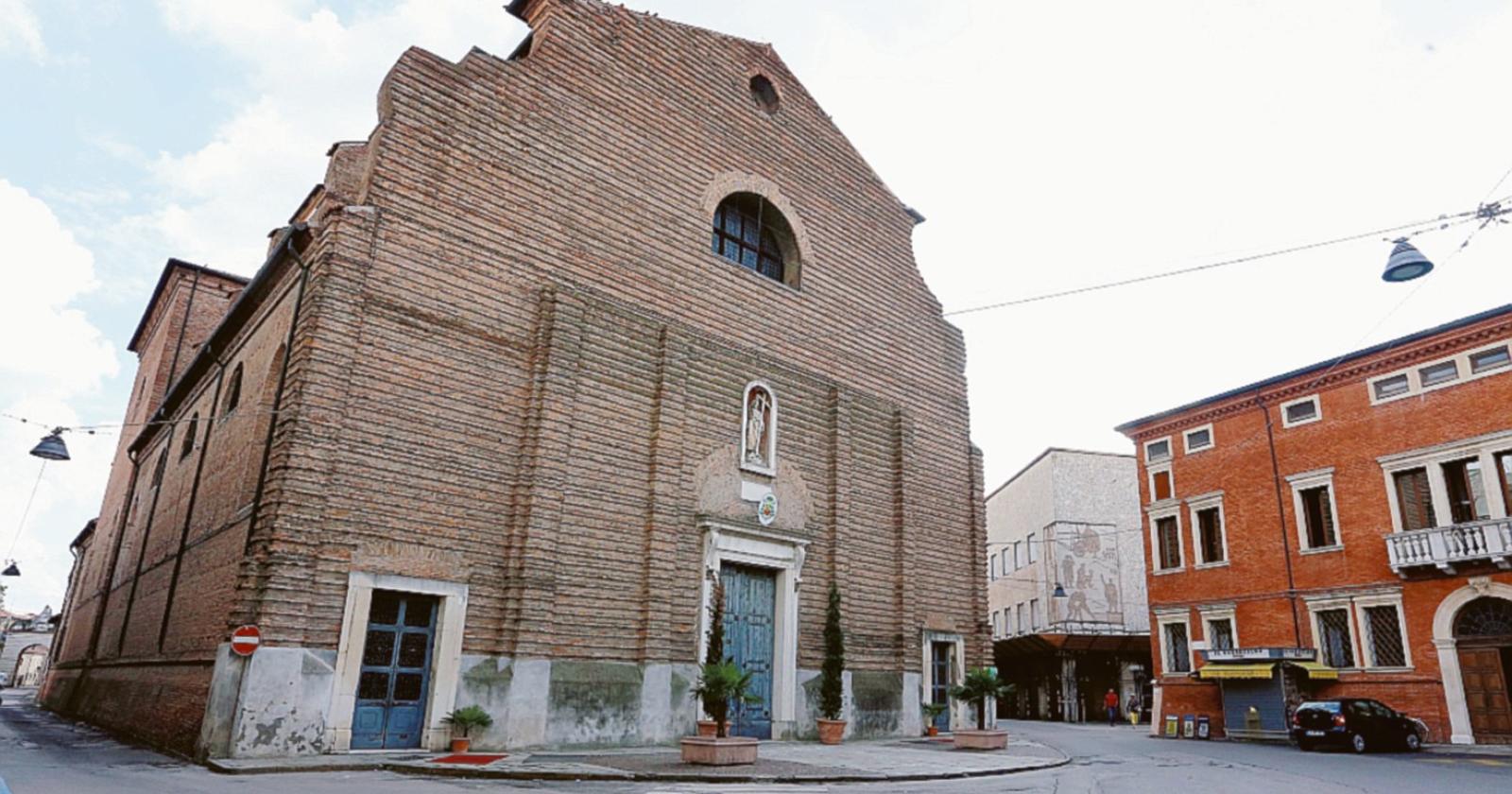 Comune in guerra per piazza Duomo