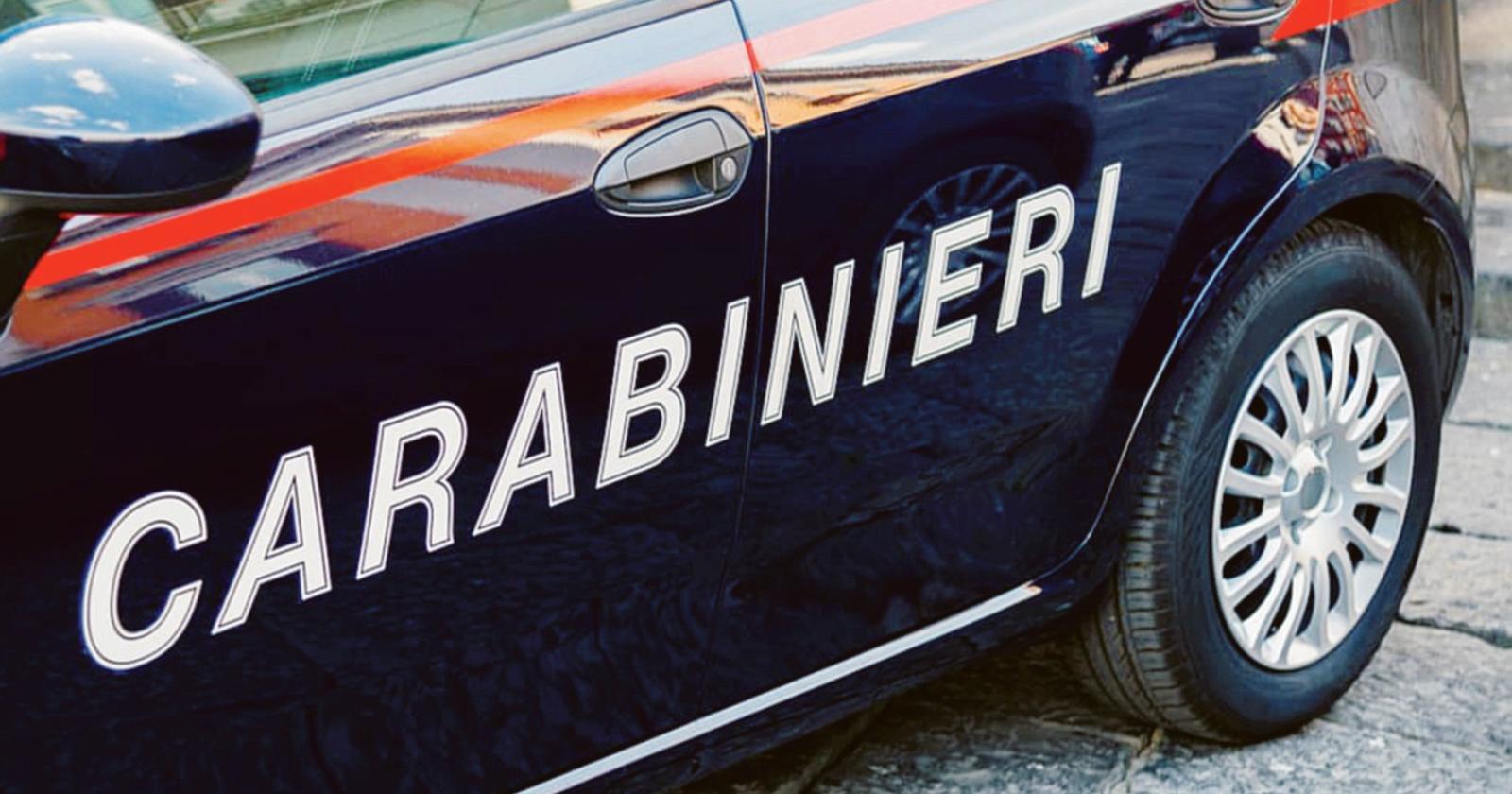 Ladri in casa: rubano e gettano tutto all'aria