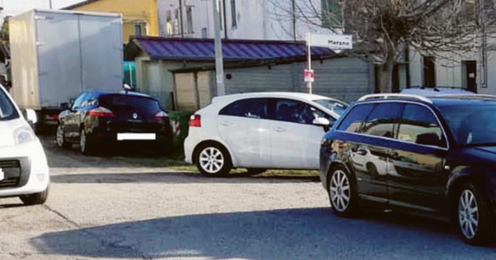 Parcheggio selvaggio in Dolomiti