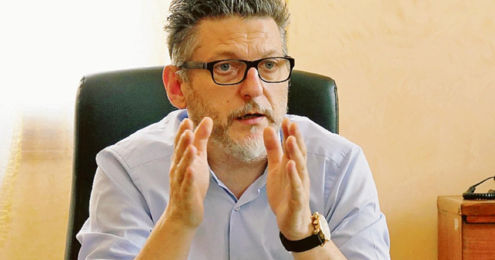 "Hanno sprecato 300mila euro l'anno. Ora si cambia"