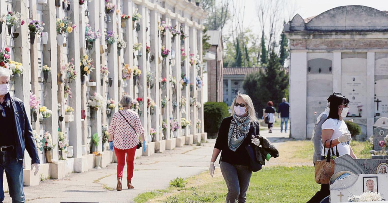 Cimitero, un buco coi debiti attorno