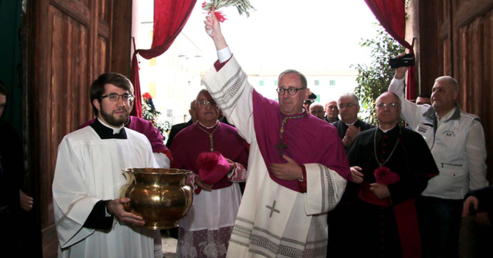 La messa del vescovo per ricordare Papa Benedetto XVI