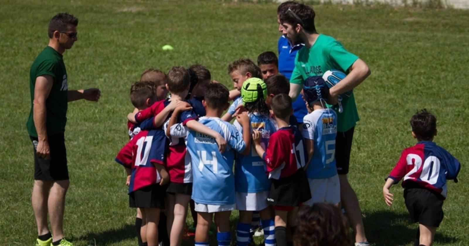 Papà insulta l'arbitro , allontanato lui e sospeso il figlioletto 
