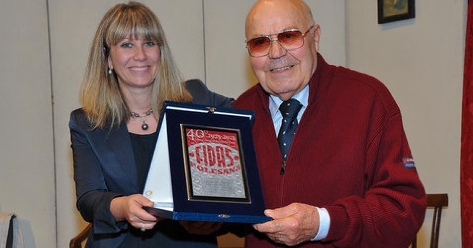 LUTTO Pietro Sponton premiato da Roberta Paesante 