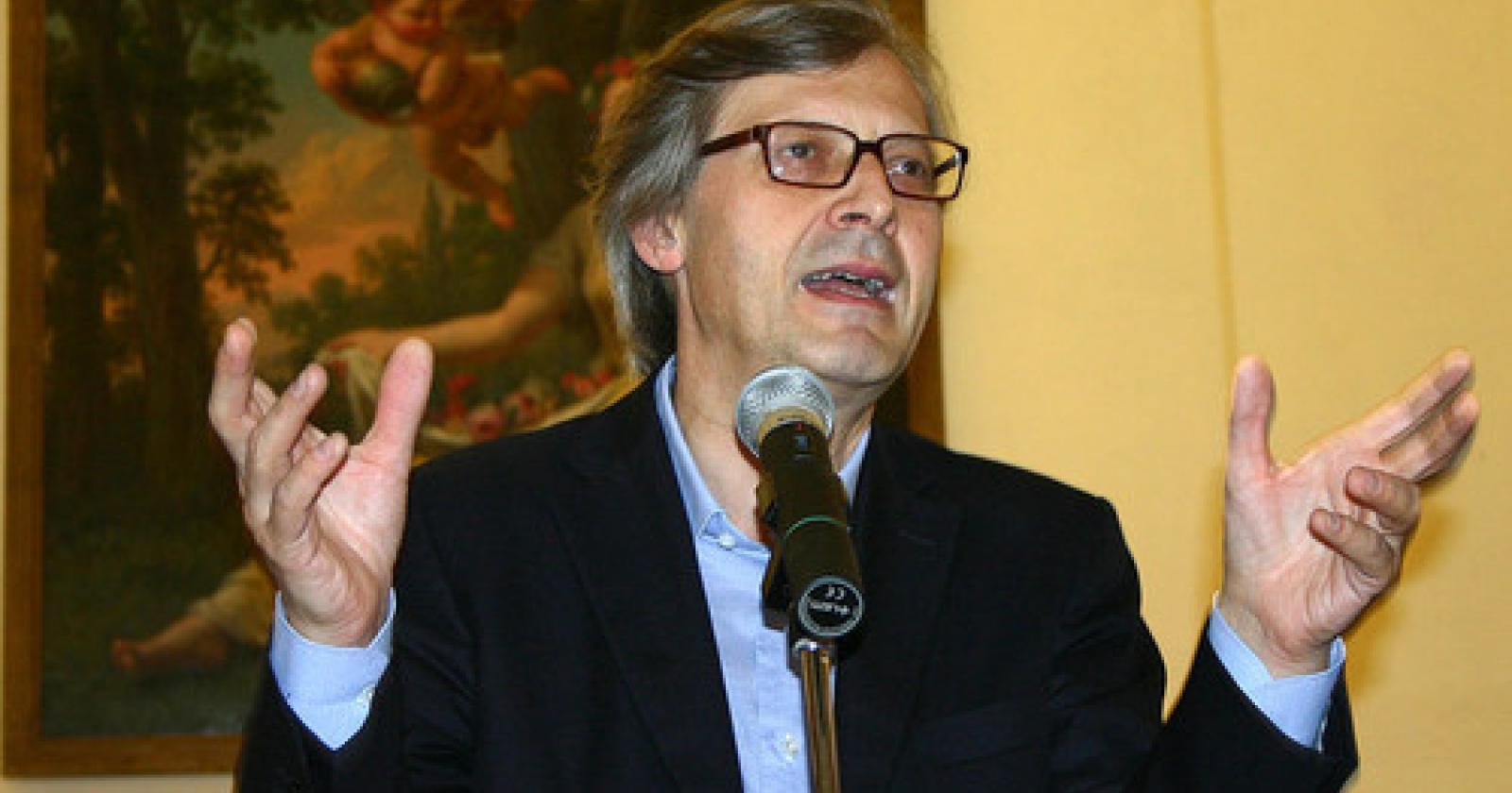 1024px-3847_-_Vittorio_Sgarbi_presenta_la_mostra_-