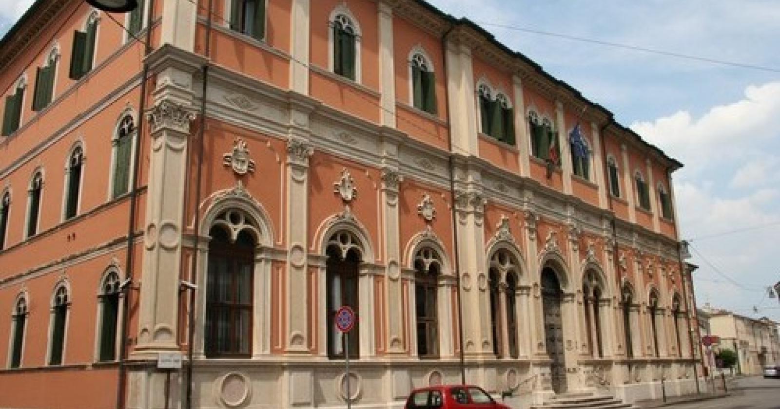tribunale[1].JPG