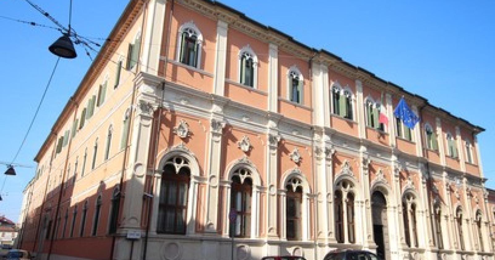 Sosta vietata per lavori al carcere