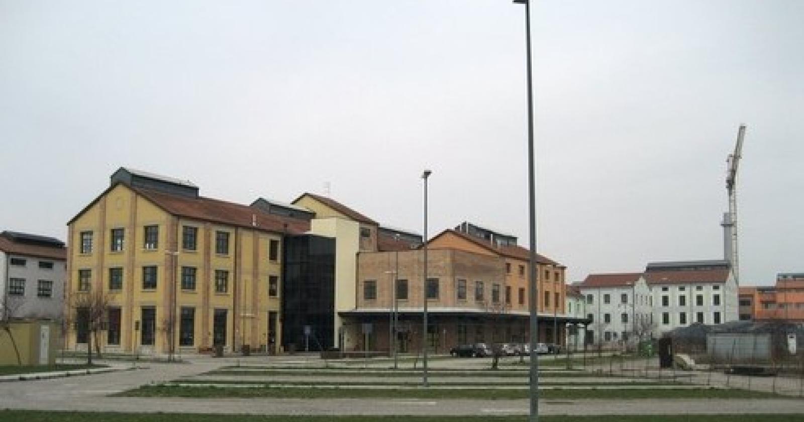 caverzere%20via%20cavour[1].JPG