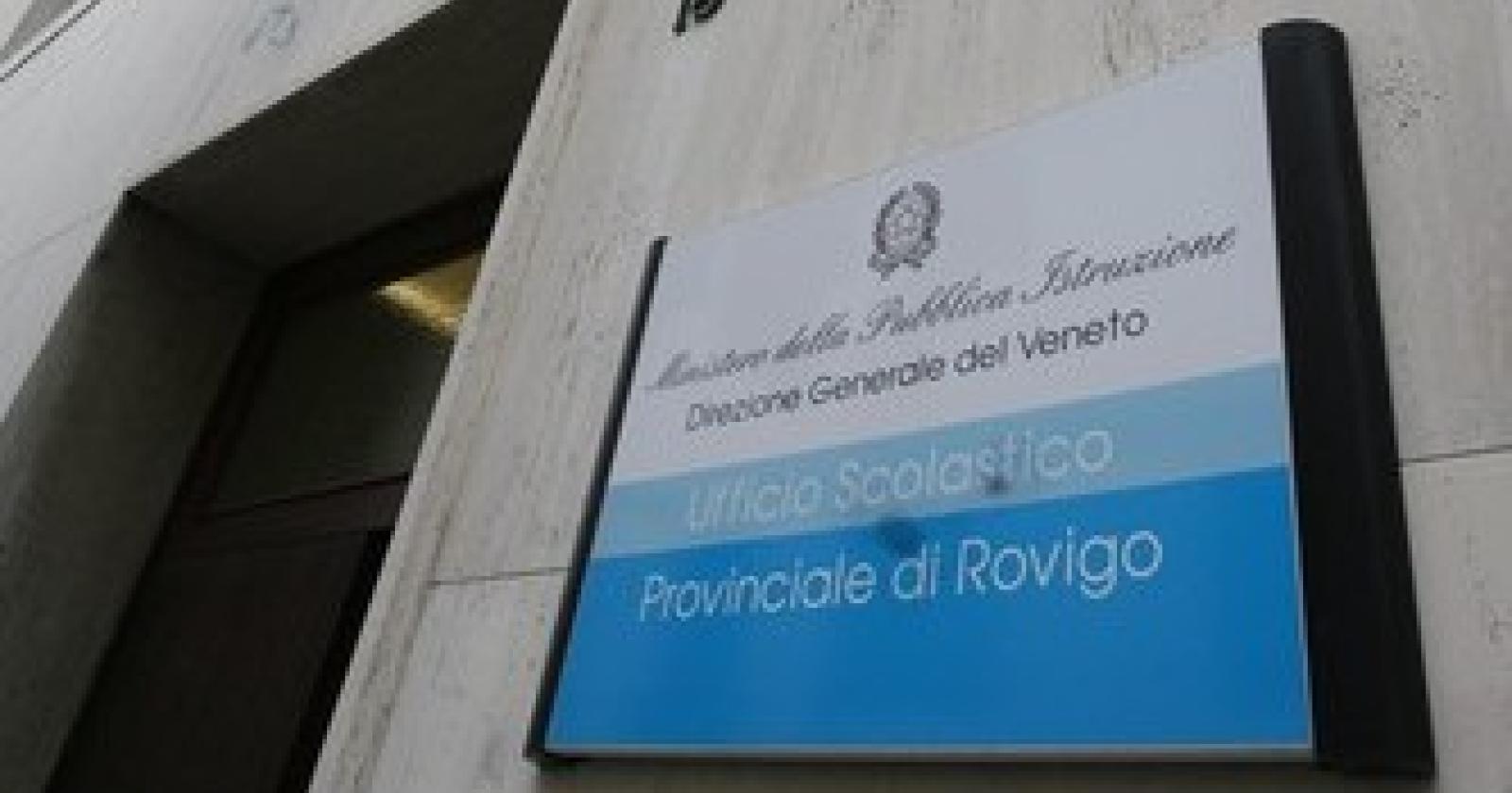 ufficio%20scolastico[1].JPG