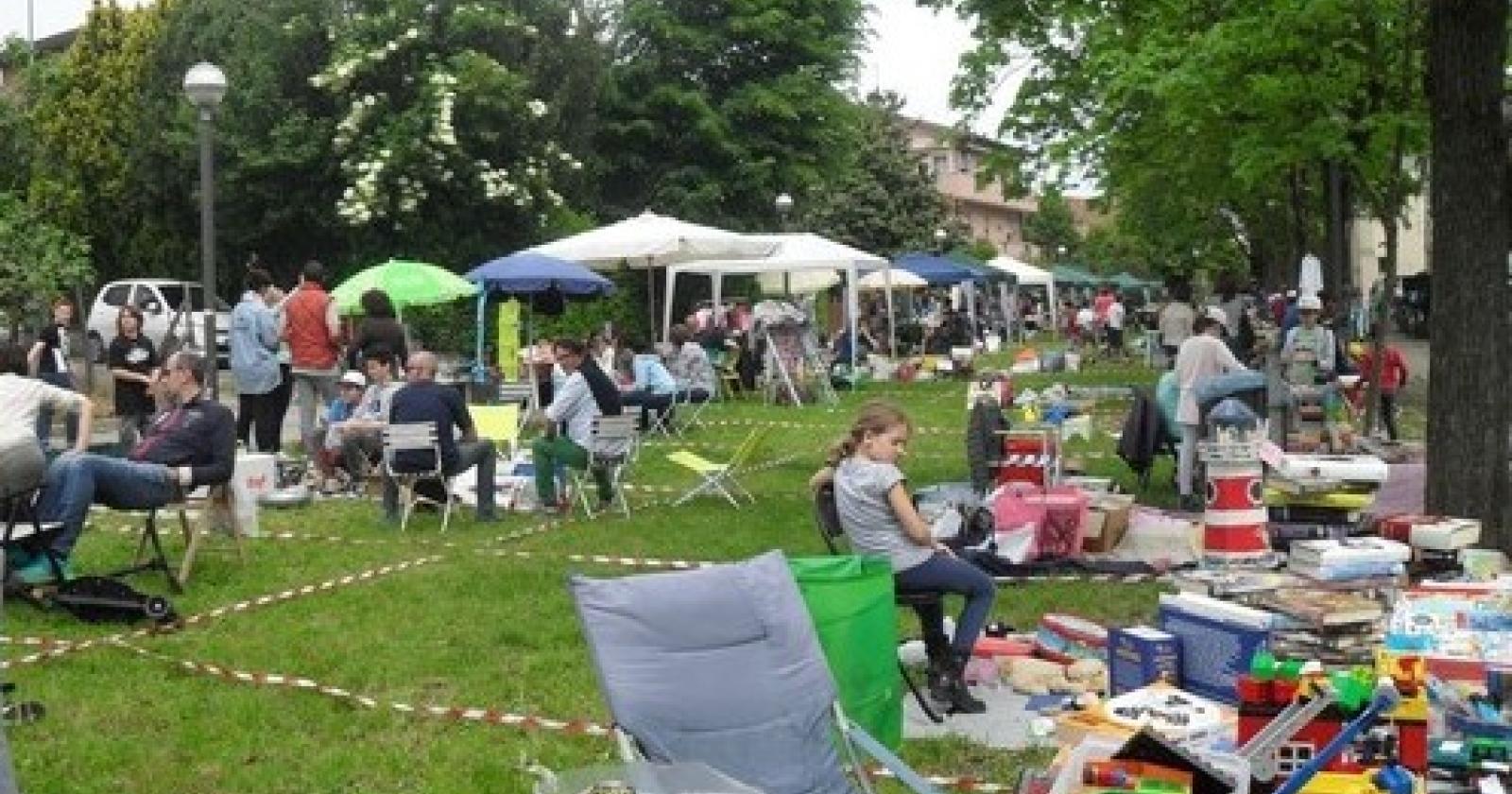 mercatino[1].JPG