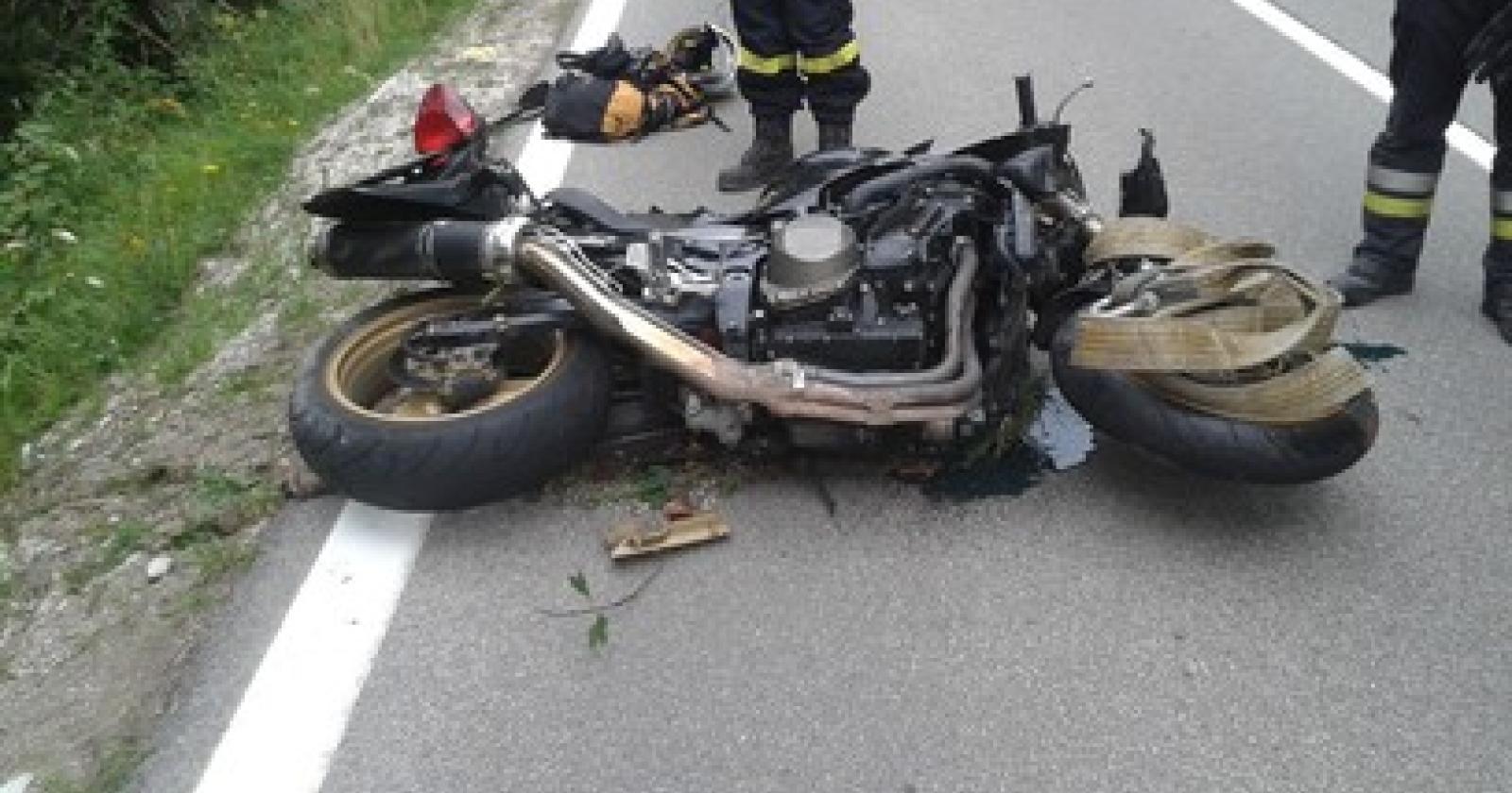Motociclista 28enne falciato davanti al Faro