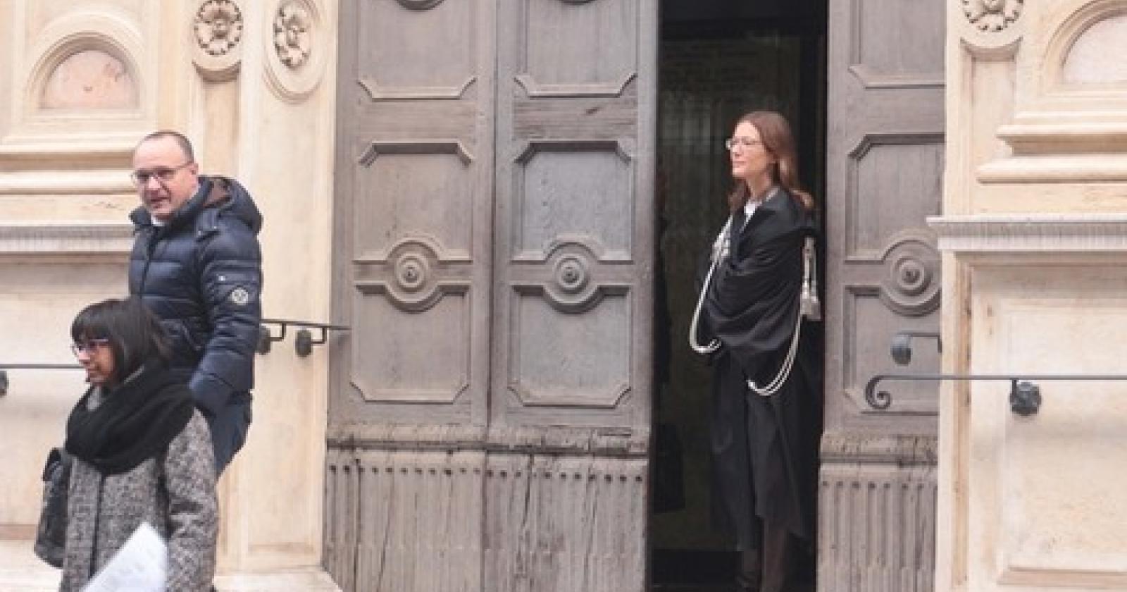 Tribunale allarme Bomba 3
