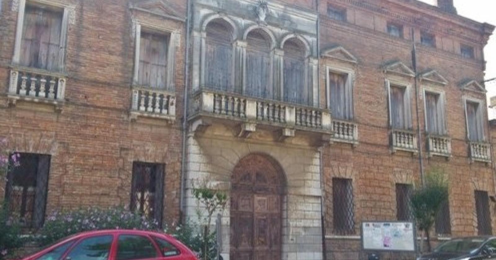palazzo_perolari[1].JPG