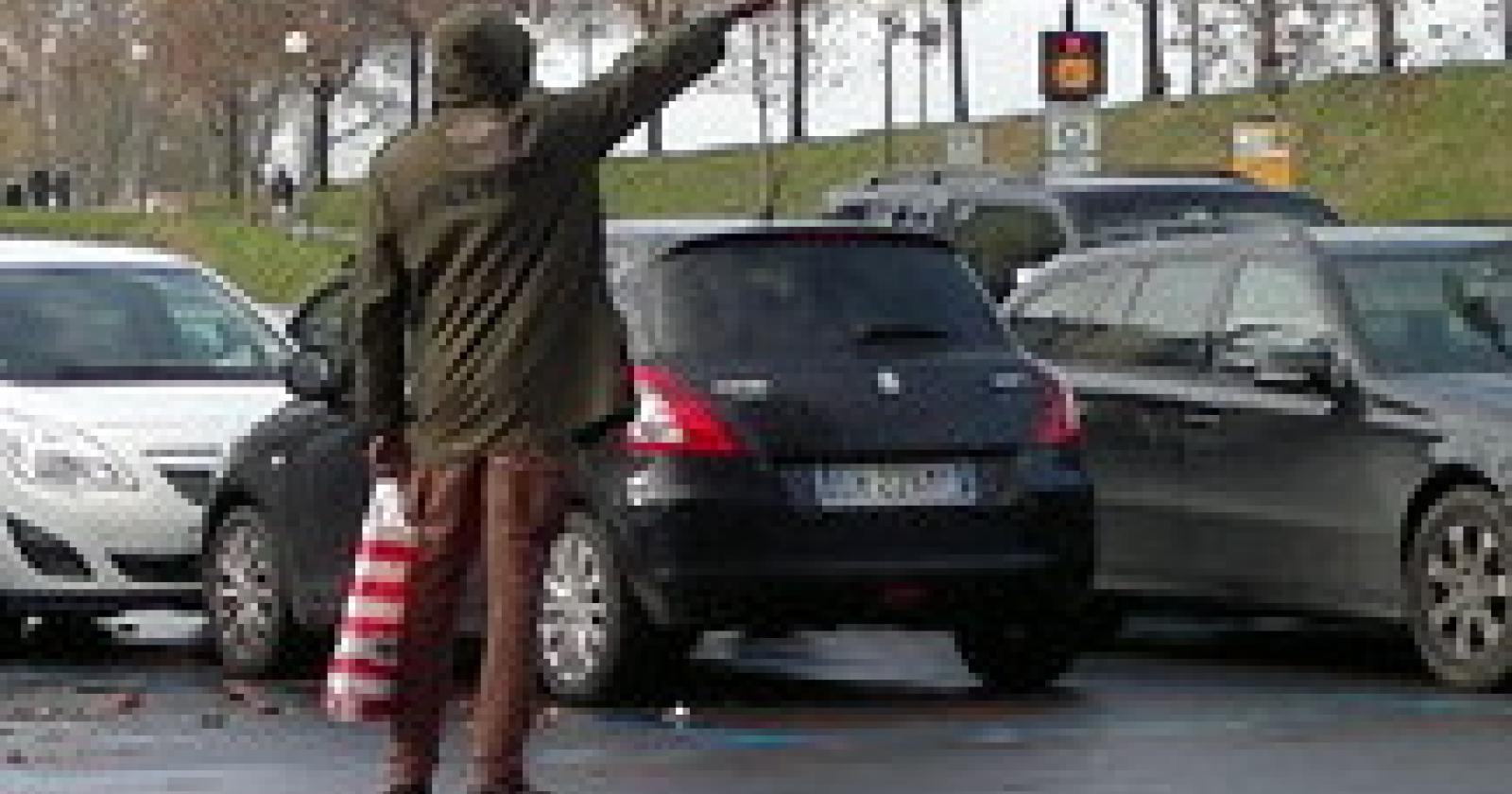 parcheggiatori abusivi.jpg