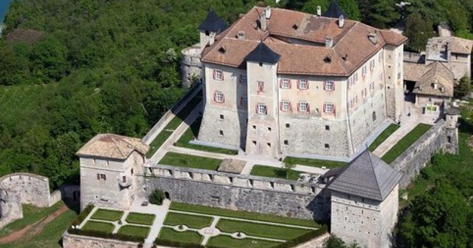 castel thun.jpeg