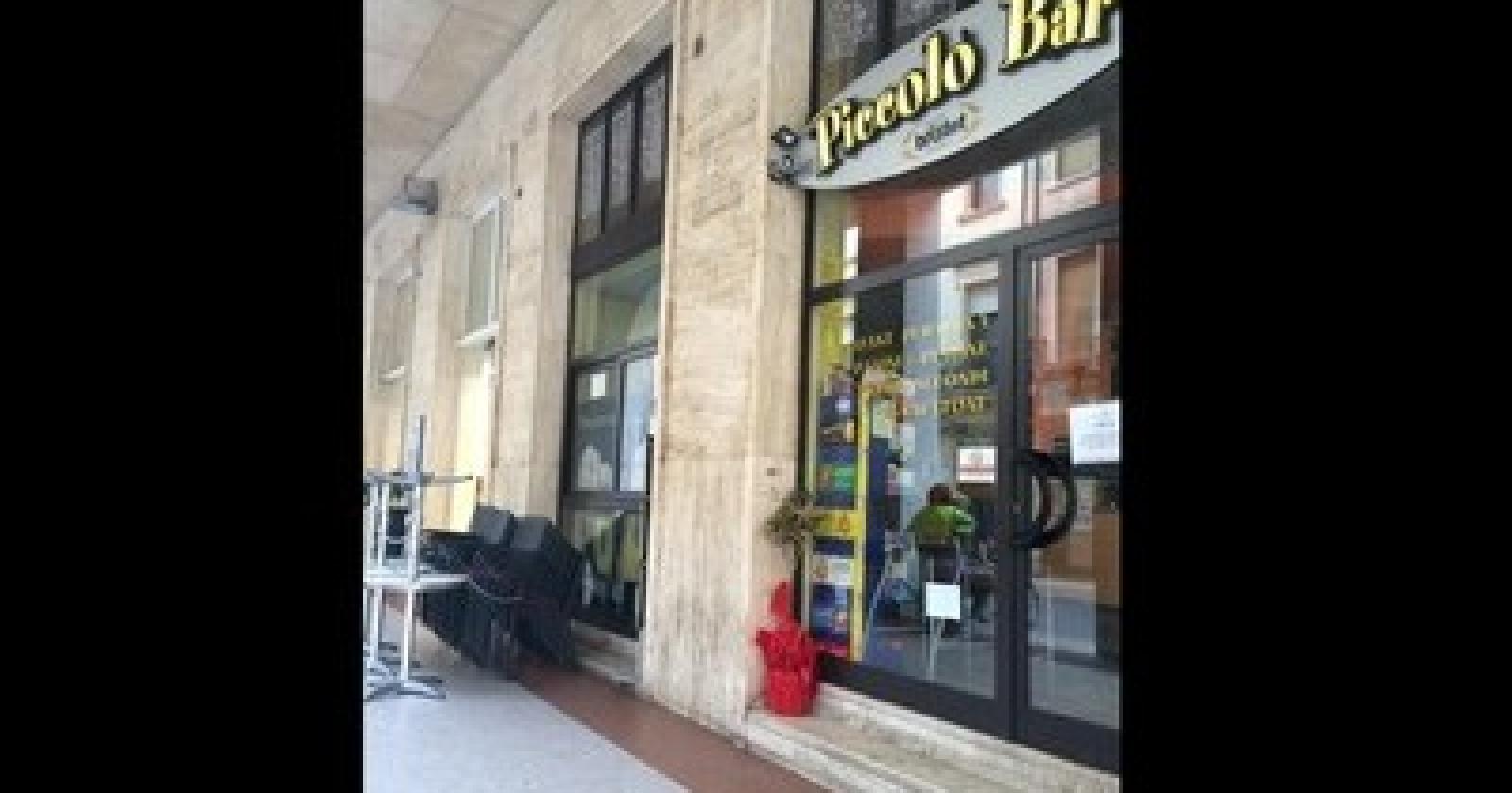 Piccolo Bar Rovigo chiuso.jpg