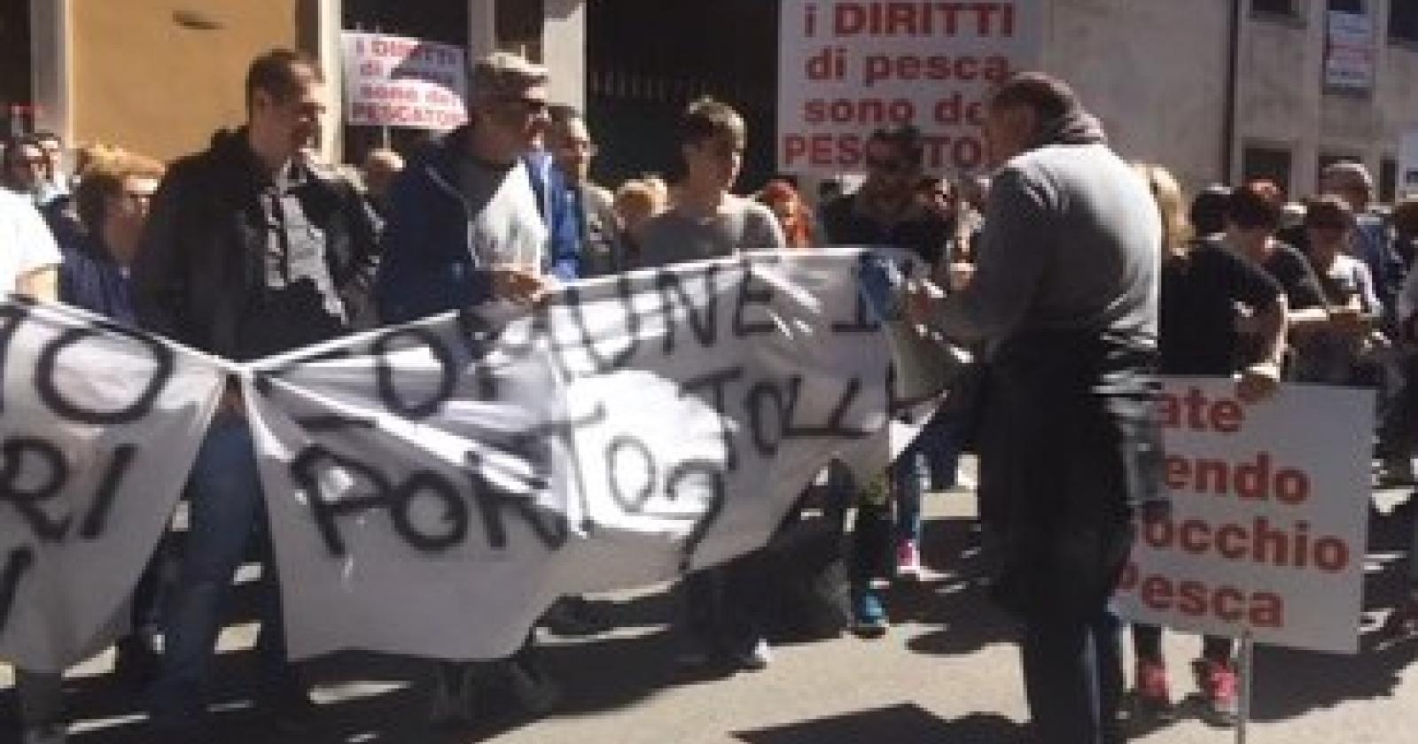 Manifestazione pescatori Rovigo1.jpg