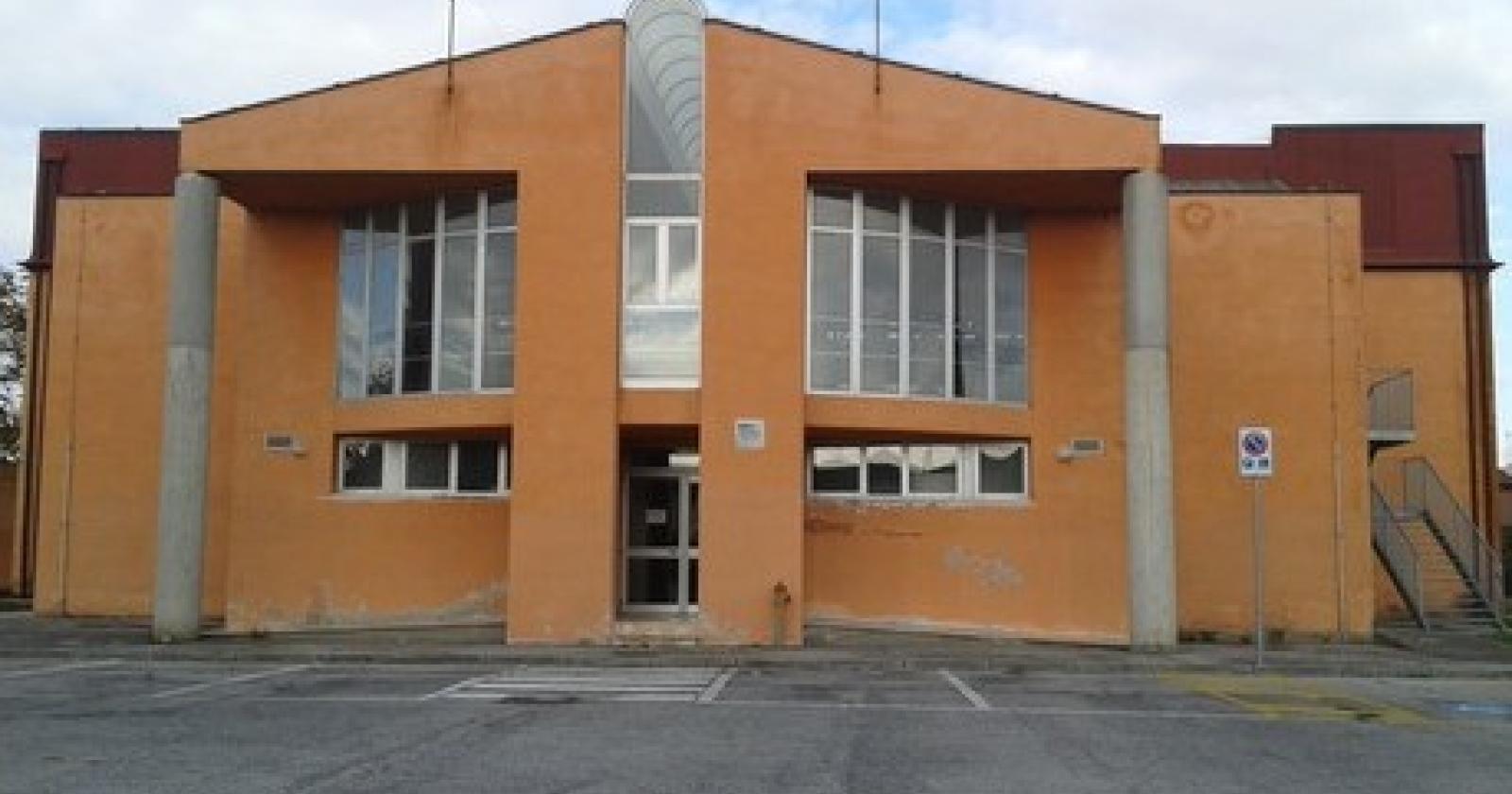 palazzetto sport ficarolo.jpg