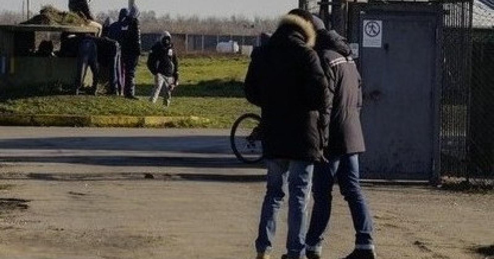 Conetta Cona rivolta centro accoglienza ex base (1