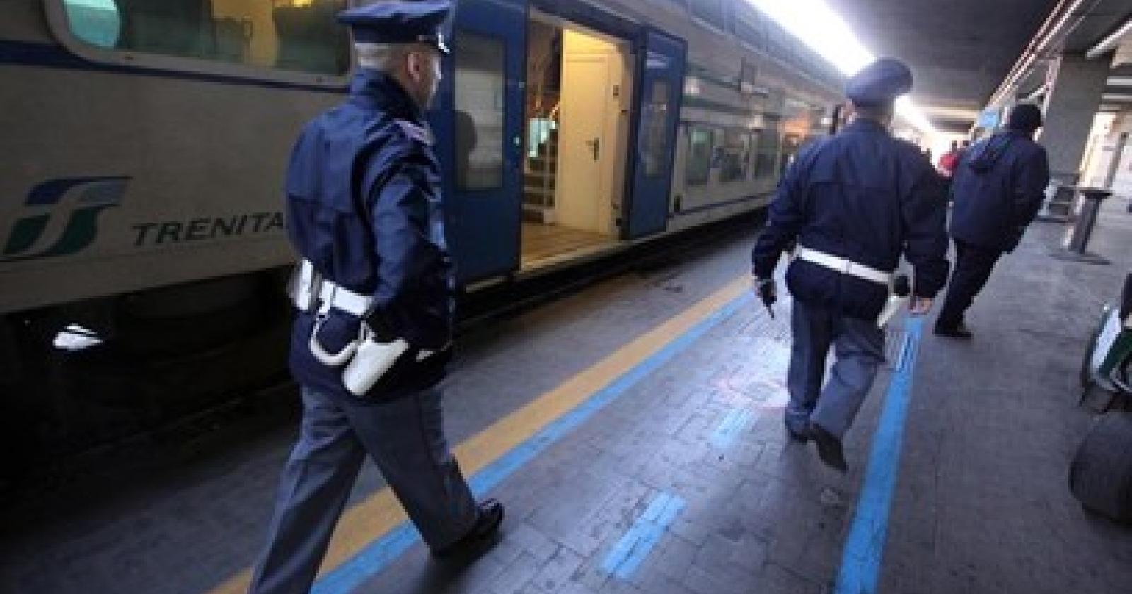 Muore folgorato mentre salta sul tetto del treno