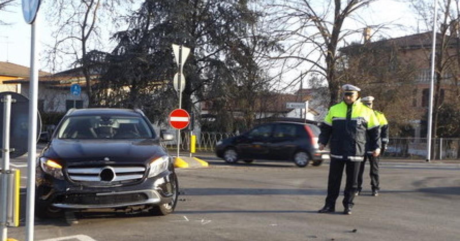 INCIDENTE Il comandante Moretto osserva la situazi