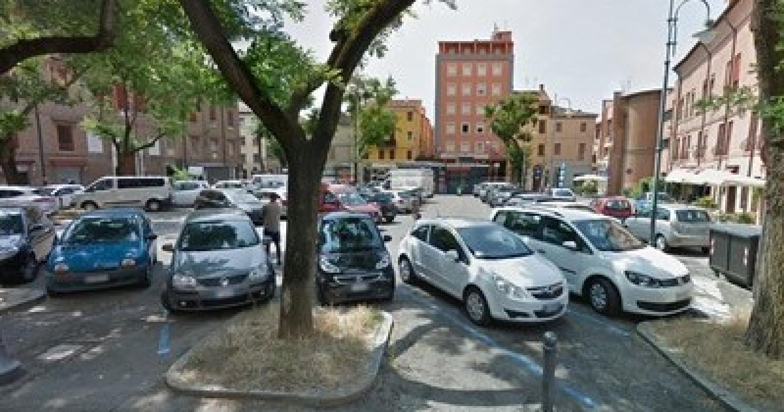 Piazza Sacrati a Ferrara.jpg