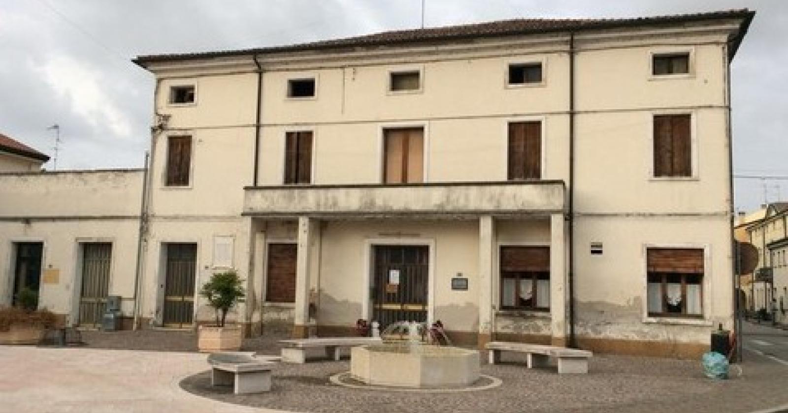 casa del fascio ficarolo (2).JPG