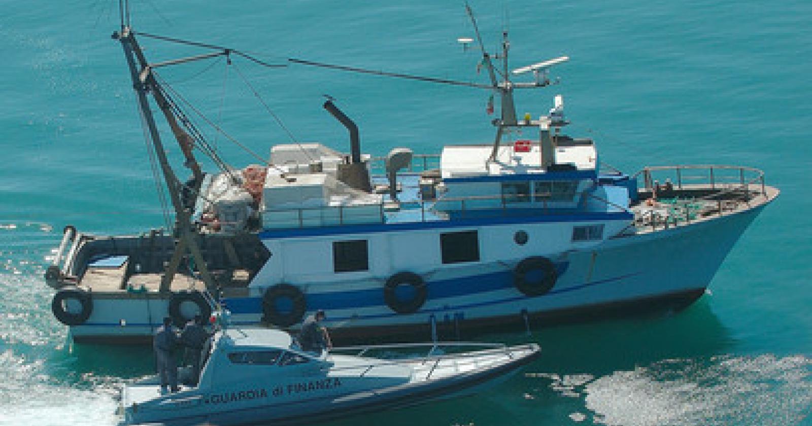 Malore in mare per un pescatore, momenti di paura per un 66enne