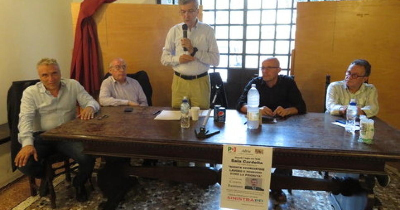PD un momento dell'intervento di Damiano.JPG