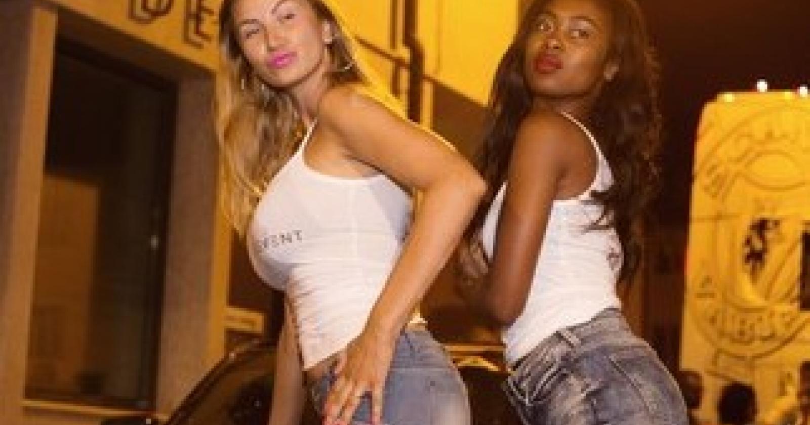 86735