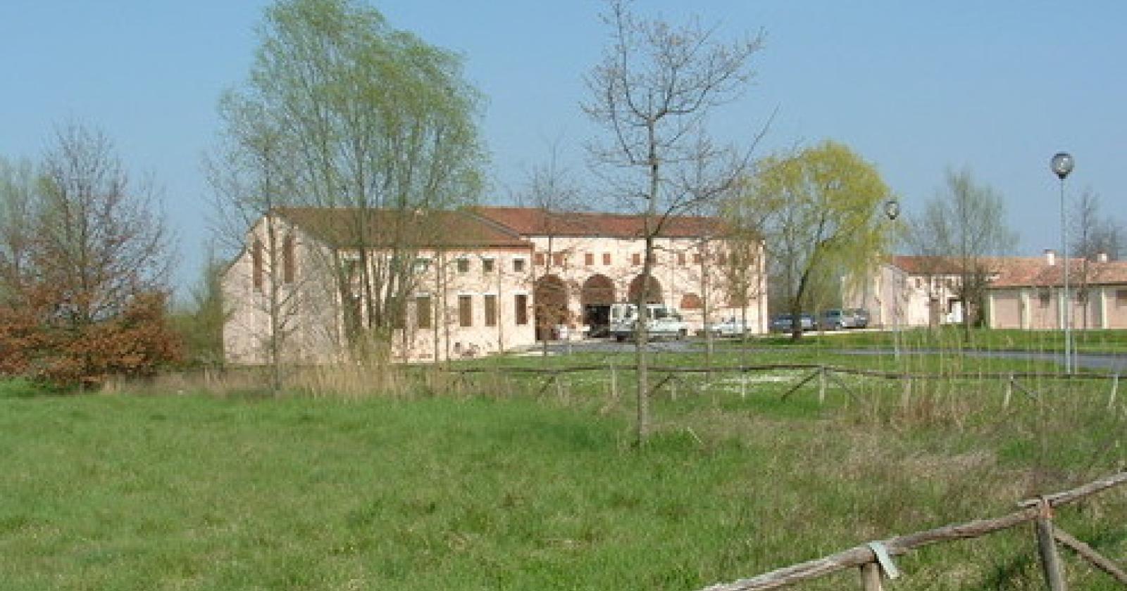 CORTE GUAZZO nel verde di via Risorgimento.jpg