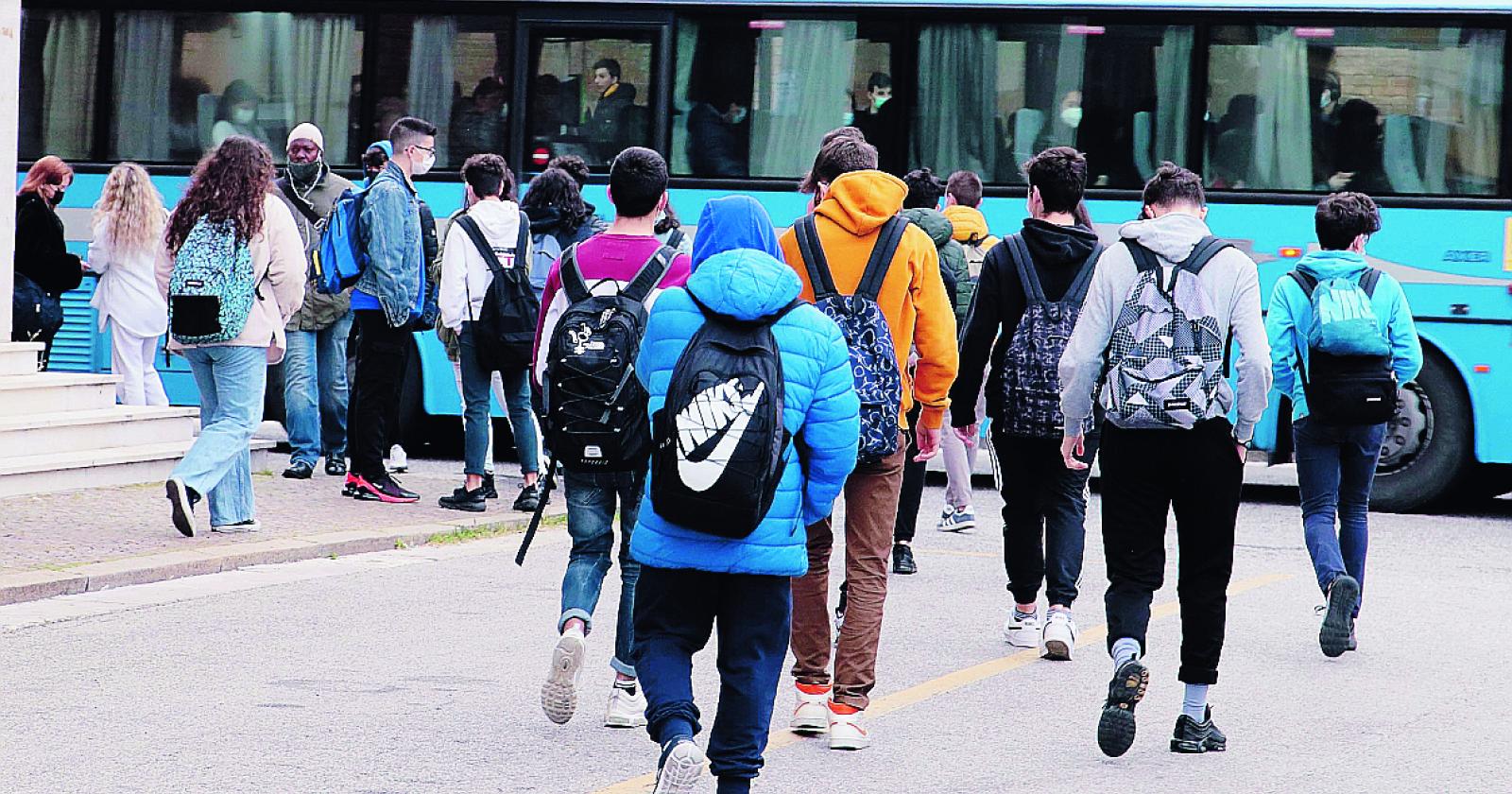 Trasporto scolastico pronto
