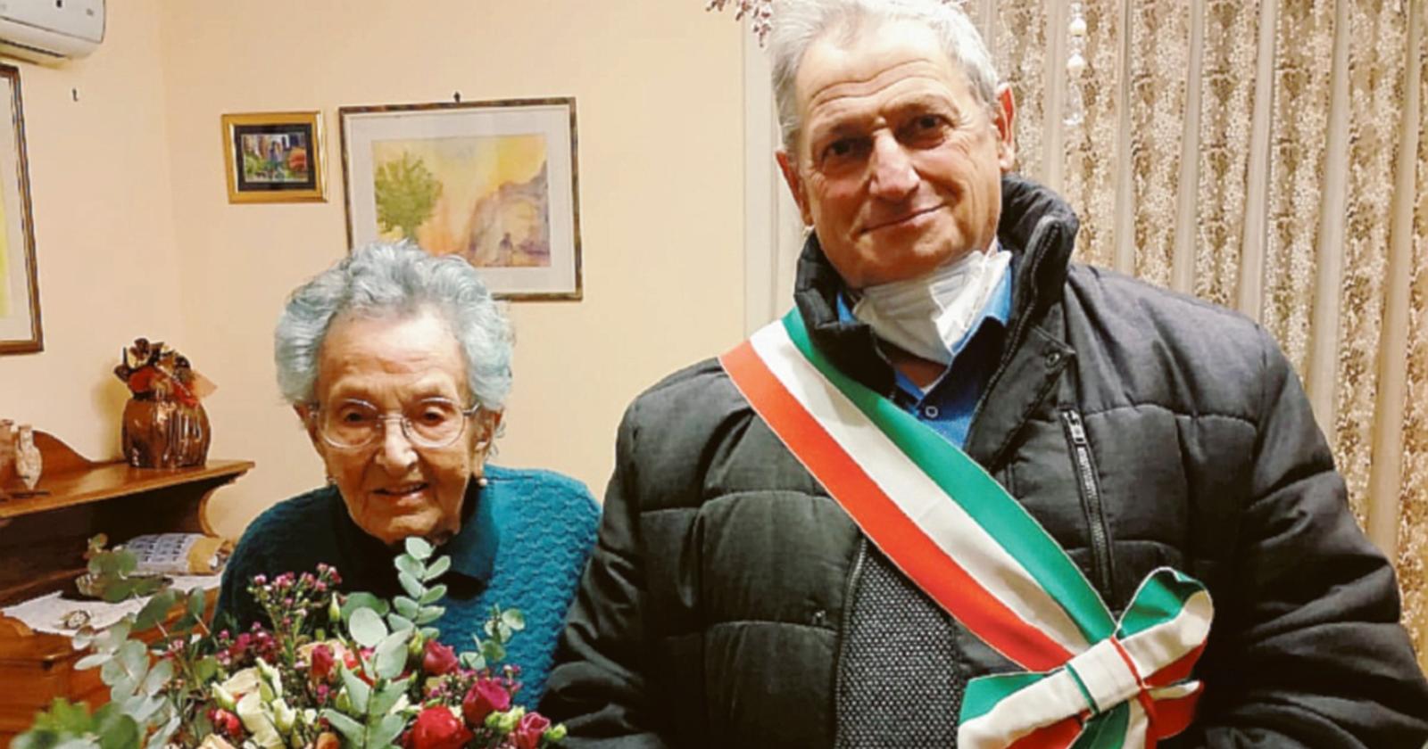 Nonna Maria spegne cento candeline